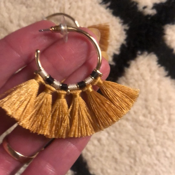 Adorable anthropology earrings that I never used - Picture 2 of 2